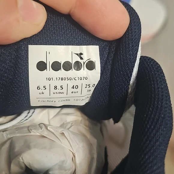 Diadora White with Red and Green Accents Sneakers. Womens 8.5 (Run Small) - Picture 5 of 5